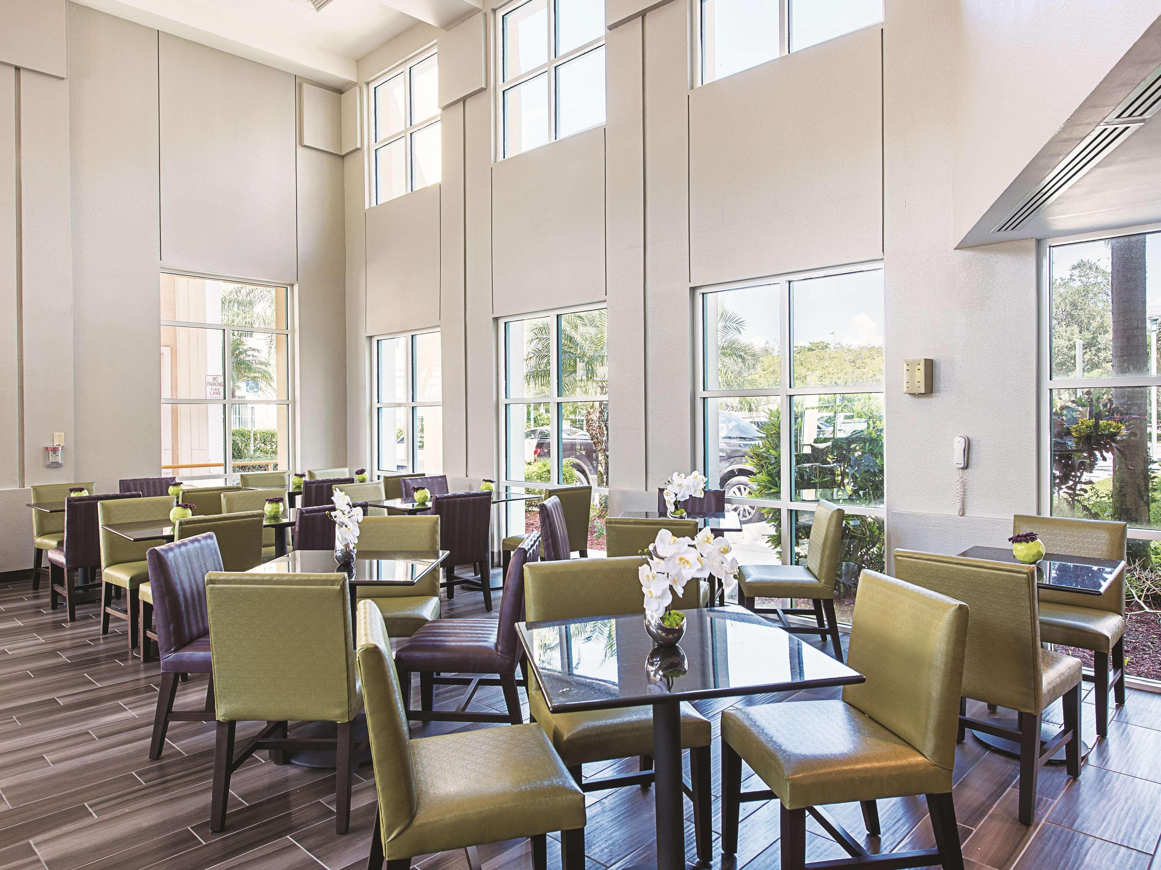 La Quinta By Wyndham Plantation At Sw 6Th St Hotel Bagian luar foto
